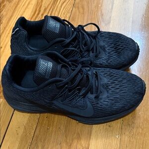 Nike Men's Black Athletic Mesh Sneakers